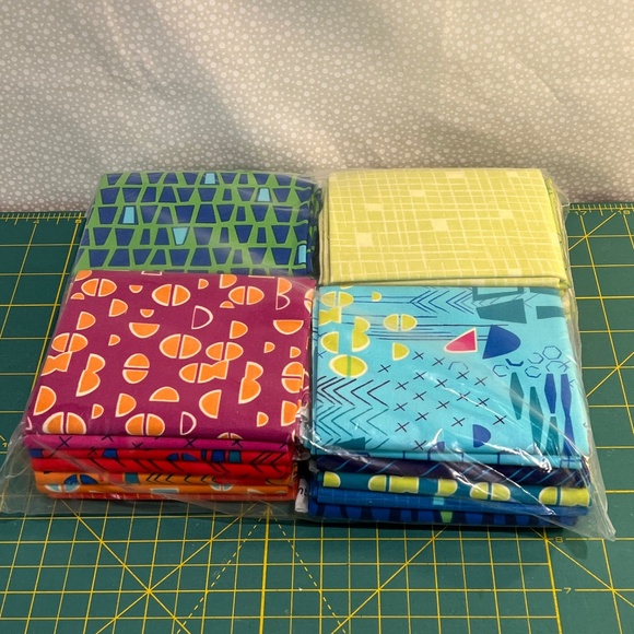 Quilting cotton - fat quarter bundle Modern Marks by Christa Watson for Benartex - Picture 1 of 7